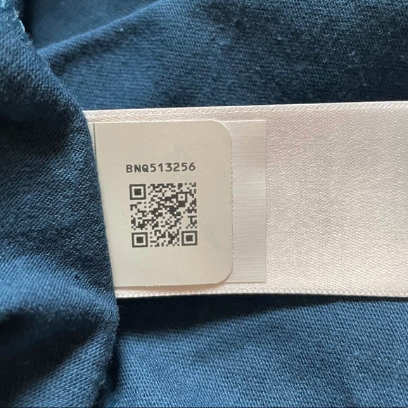 The North Face Women’s Long Sleeve Logo Tee - Picture 4 of 5